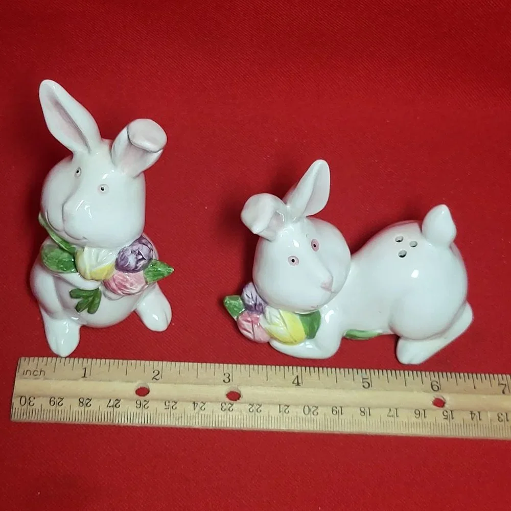 Omnibus Bunny Rabbit Salt & Pepper Shaker Set